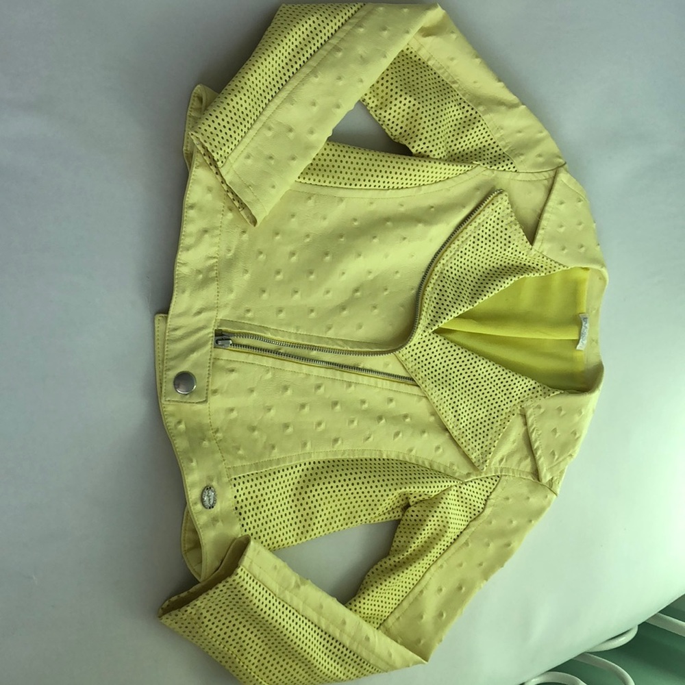 Cute yellow leather jacket.